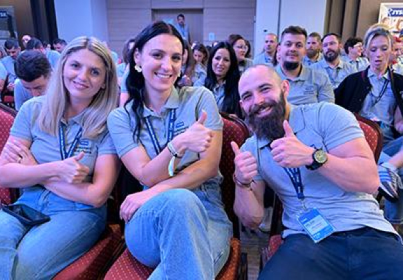 220 de colegi au participat la Store Managers Meeting FY26