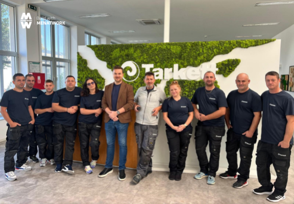 Echipa unită Menatwork: seriozitate și zâmbete la pachet!