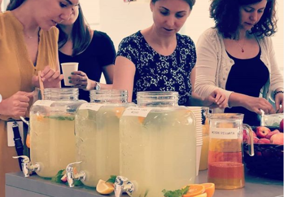When life gives you lemons, throw a Lemonade Party!
