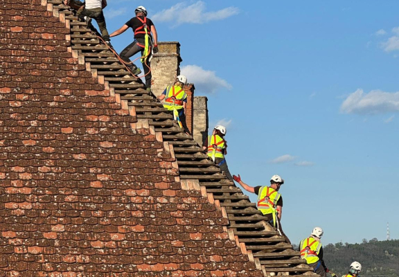 STRABAG Romania becomes strategic partner of Ambulanța pentru Monumente to support the safeguarding of a historic landmark in Sibiu
