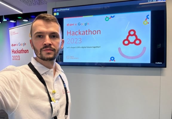 Succesul Inovației la Google Hackathon Munchen: Povestea Trainee-ului Alexandru Căpitan