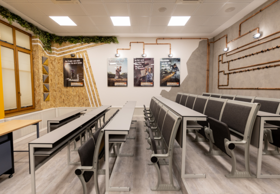 HORNBACH renovează o sală de curs din cadrul FABIZ – parte a Academiei  de Studii Economice din București