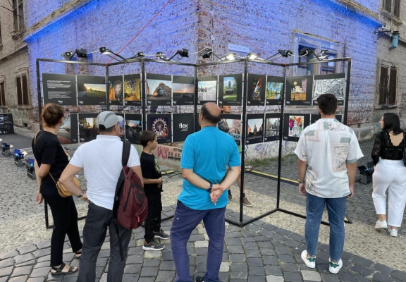 Expoziţie de fotografii realizate de colegii din Flex, Plai 2023