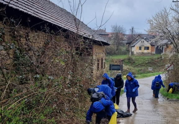 Acţiune de ecologizare la Armeniş, Aprilie 2023