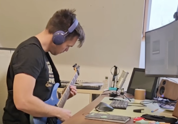 Debugging code 🤝 composing music 🎸