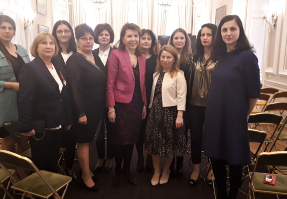 Zece doamne din Uzina Victoria au sarbatorit Ziua Femeii la Ambasada Frantei