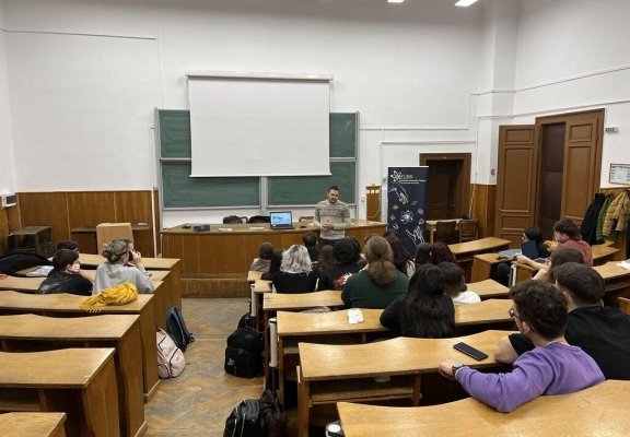 Connecting with the talented students at the Faculty of Physics, Babes-Bolyai University