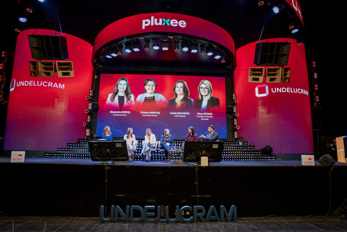 Imagine pe scena Cristina MANCAȘ Ionela SULUGIUC Dana STOIAN Alexandra BOROȘ