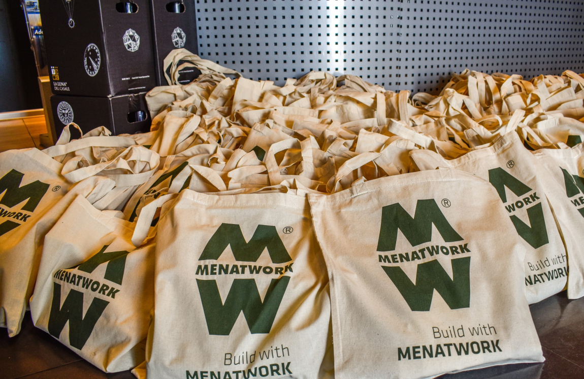  Menatwork