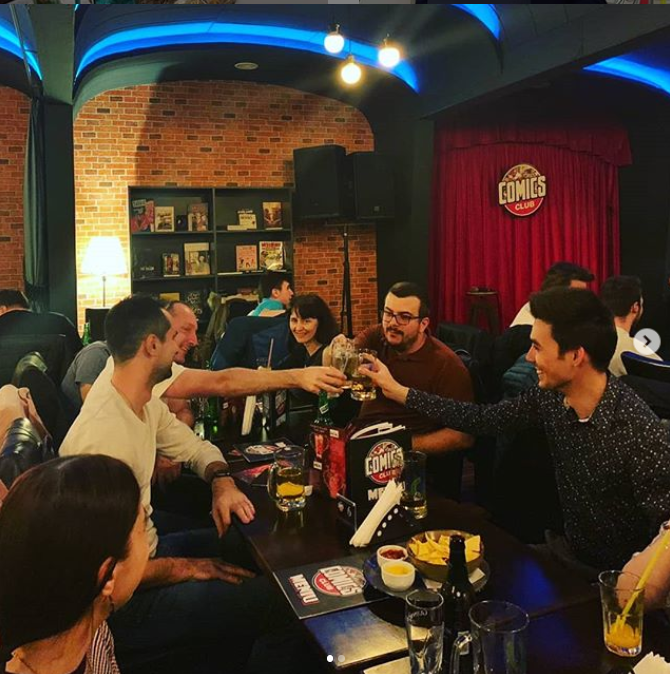 You know you've made the perfect Friday night plan when you're out with your friends, laughing out loud at a very good stand-up show Tremend - Publicis Sapient