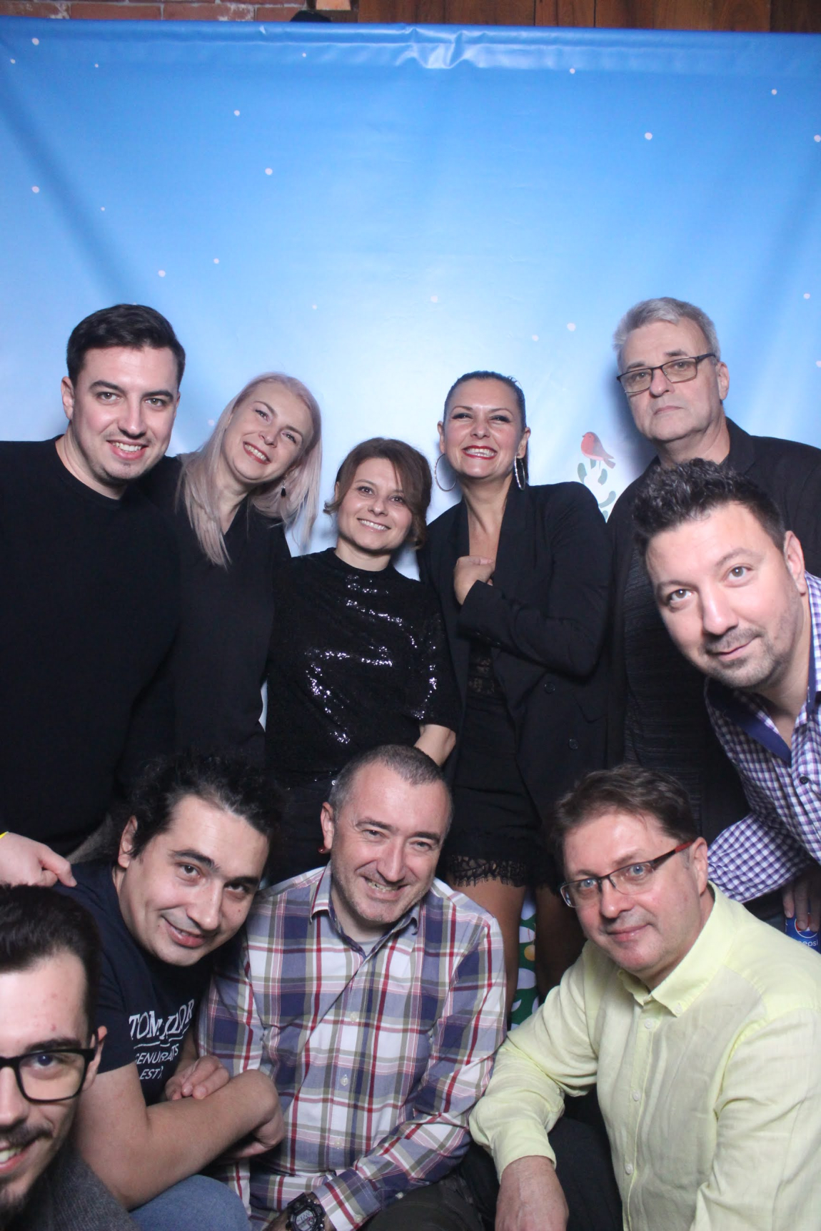 Petrecere Craciun 2023 Connections