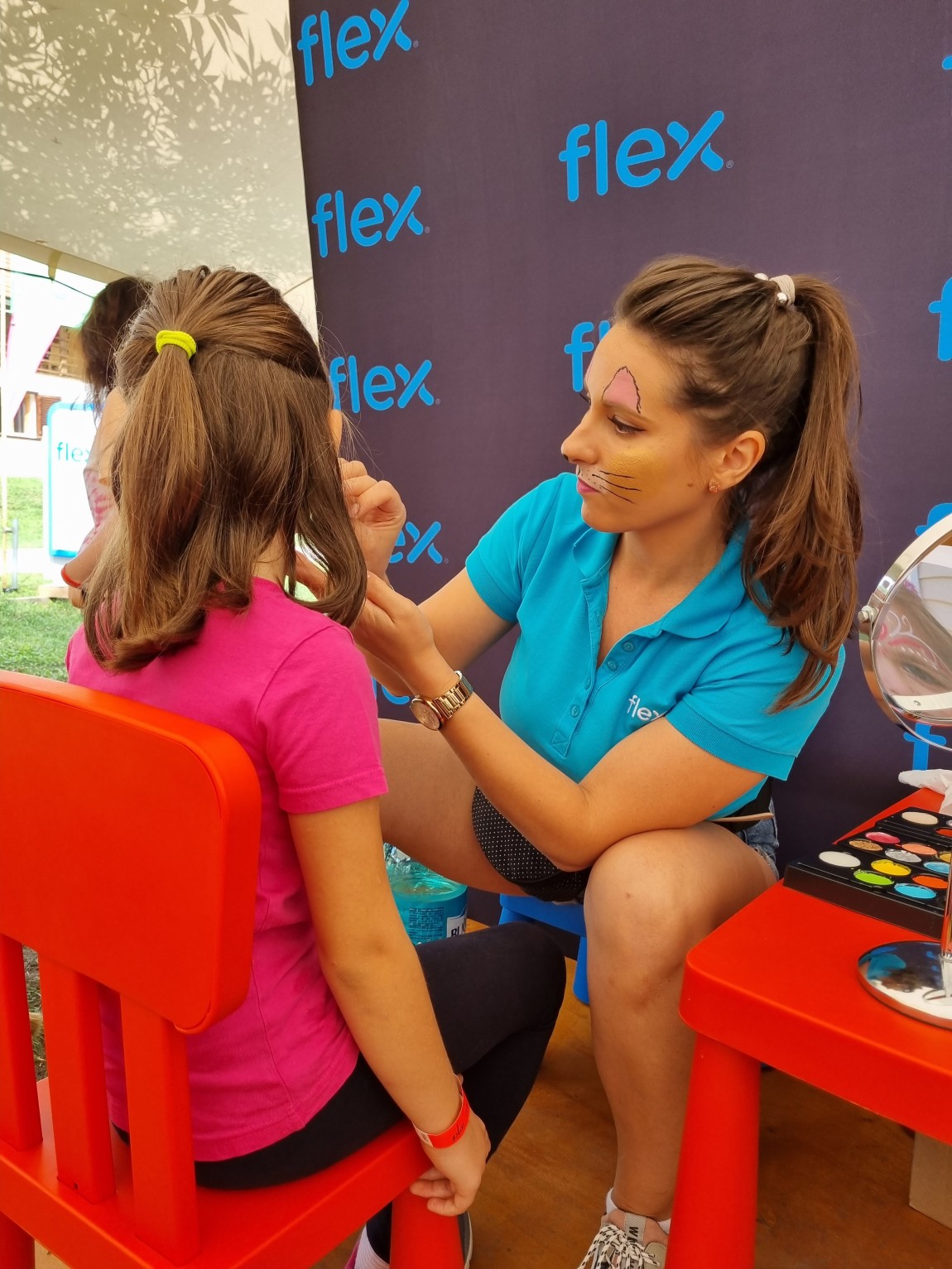 Plai Festival 2022 - atelier de pictat pe faţă pentru copii Flex Romania